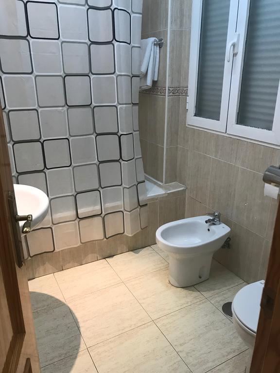 Hostal 82 Olias del Rey ภายนอก รูปภาพ