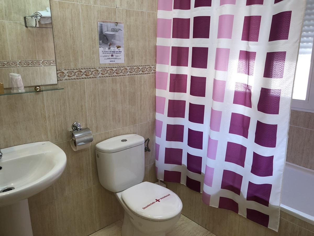 Hostal 82 Olias del Rey ภายนอก รูปภาพ