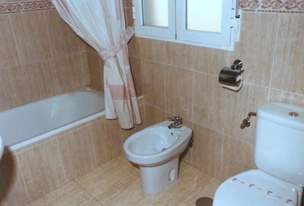 Hostal 82 Olias del Rey ภายนอก รูปภาพ